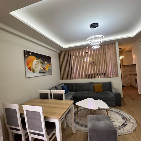 Condor Center Luxury Apartment Тирана Екстериор снимка
