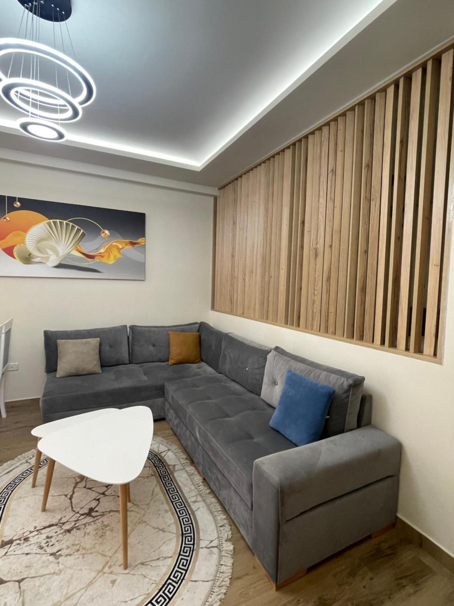 Condor Center Luxury Apartment Тирана Екстериор снимка